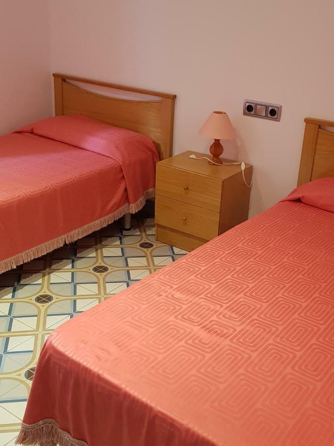 Apartamentos Nouvilas Portbou Exteriör bild