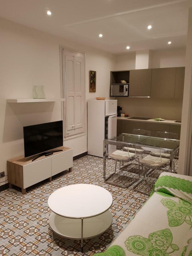Apartamentos Nouvilas Portbou Exteriör bild