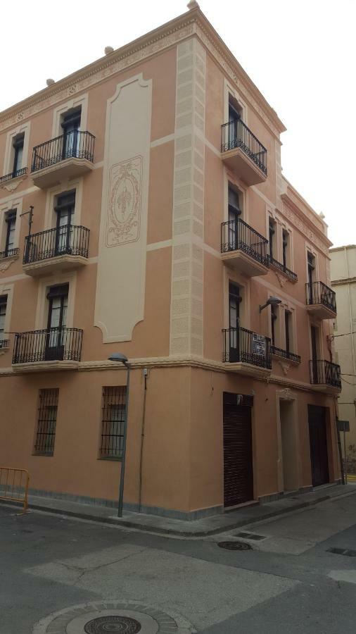 Apartamentos Nouvilas Portbou Exteriör bild